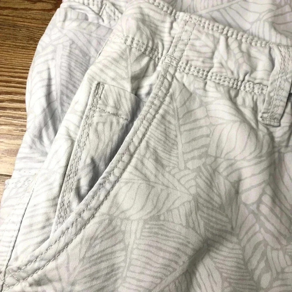 American Eagle Classic Cargo Shorts - Picture 10 of 14